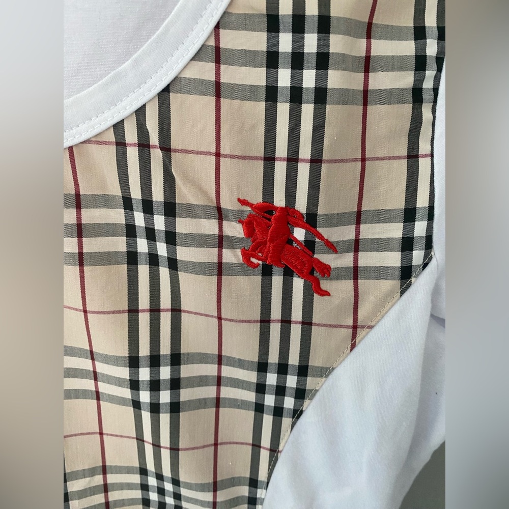 Beautiful white and beige plaid short sleeve shirt ❤️🤍❤️ - Picture 2 of 4